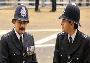پلیس انگلیس از ردیابی فرد مظنون به حمل اشیاء خطرناک در لندن خبر داد