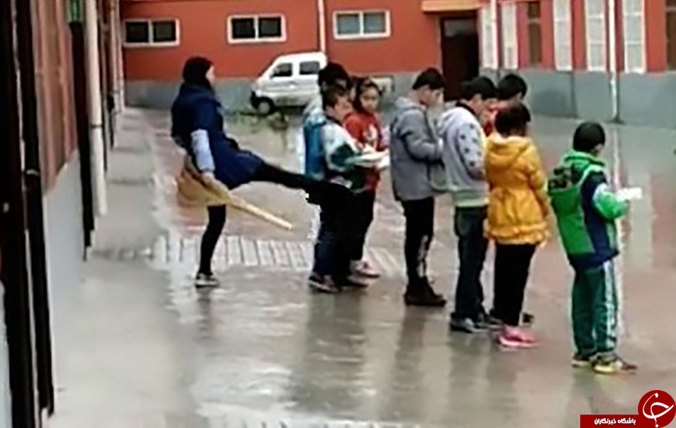 معلم خشمگین دانش آموزان را به باد کتک گرفت/شعری که مورد تحسین رهبر انقلاب قرار گرفت/کنترل نامحسوسی به نام فیلترینگ حبابی