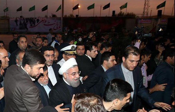 ادای احترام رئیس جمهور به مقام شامخ شهدا در یادمان شهدای شلمچه