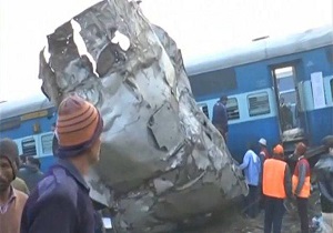 دستکم 50 کشته و 100 زخمی در حادثه خروج قطار از ریل در هند