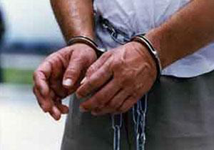 دستبند پلیس بر دستان قاچاقچی فراری