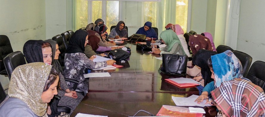دور سوم برنامه آموزشی حقوق زنان در ولایت بلخ به‌کار خود پایان داد