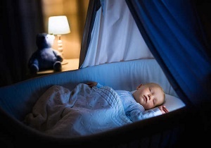 اتاق خواب نوزاد چه زمانی باید از والدین جدا شود؟