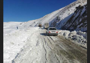 بارش برف در گردنه های شهرستان مهاباد