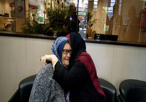 مادر و دختر بعد از 42 سال در شعبه بانک به هم رسیدند/ لحظه زورگیری خشن در پایتخت/ آتش‌سوزی شدید در اتوبان صدر + فیلم و تصاویر