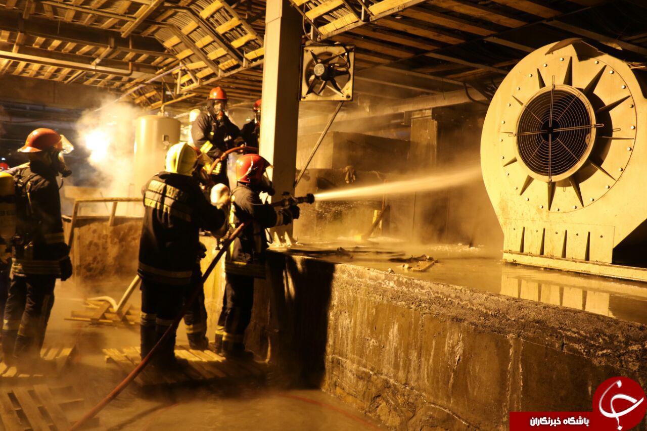 مهار آتش سوزی گسترده در یک کارخانه تولیدی در مشهد+تصاویر