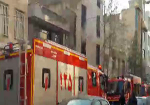 آتش سوزی هولناک ساختمان مسکونی در تهرانپارس/ساکنان از یک قدمی مرگ نجات پیدا کردند! + فیلم