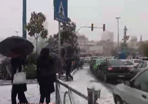 مشکلات شهروندان تهرانی با کوچکترین بارش برف + فیلم