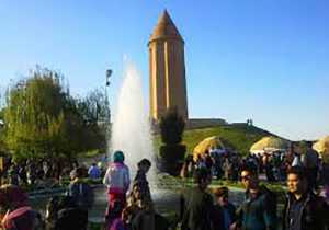 بازدید ۶ هزار گردشگر از برج قابوس