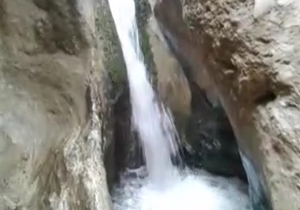 آبشار زیبای لادیز در سیستان و بلوچستان + فیلم