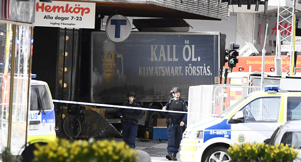کشف مواد منفجره در کامیونی که در استکهلم به عابران پیاده حمله کرد