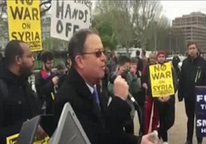 تجمع مقابل کاخ سفید در اعتراض به حمله آمریکا به سوریه + فیلم