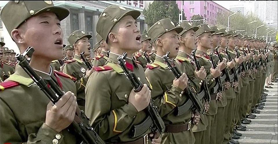 رژه نظامی کره شمالی در روز خورشید +فیلم