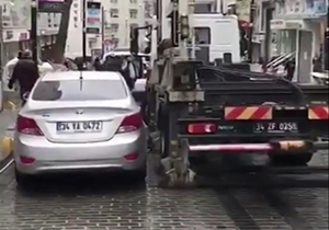 انتقال خودرو به پارکینگ بدون خط و خش + فیلم