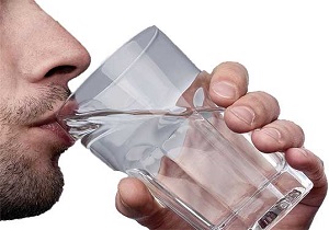 خطر جدی در کمین افرادی که نصفه شب آب می نوشند