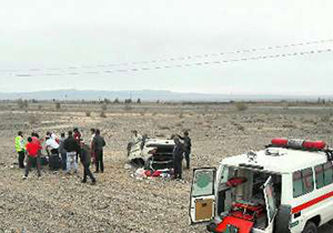 5 مصدوم در 2 حادثه واژگونی خودرو در محورهای نطنز