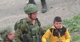 شکنجه کودک 8 ساله فلسطینی در خیایان های الخلیل +فیلم