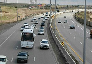 تردد ۸۶۷ هزار خودرو در راه‌های استان