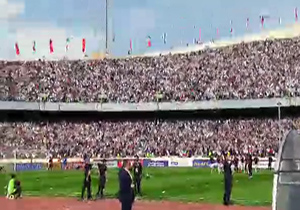 حال و هوای ورزشگاه آزادی دقایقی قبل از شروع بازی + فیلم