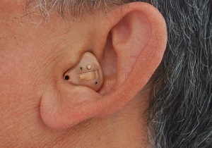 مداخله شرکت‌های تجهزات پزشکی و شنوایی در توانبخشی کم شنوایی تخلف است