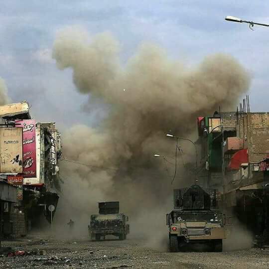 آتش جنگنده‌های عراقی و عاقبت کارخانه ساخت بمب تروریست‌ها در تلعفر!/ حلقه محاصره داعش در مسجد 