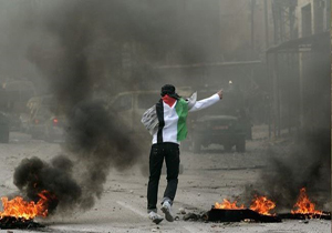 درگیری جوانان فلسطینی با نظامیان رژیم صهیونیستی در کرانه باختری