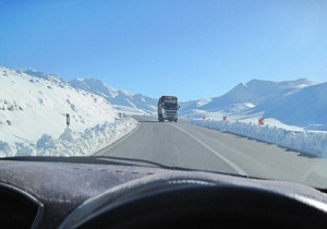 جاده های شمالی استان سمنان برفی و باز است