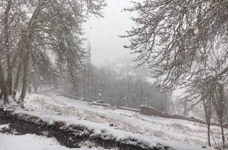 بارش 20 سانتی‌متری برف در شهرستان چادگان