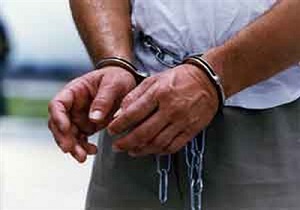 دستبند پلیس به دست قاچاقچی مواد مخدر