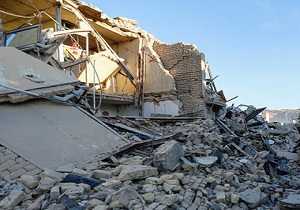 توزیع 50 تخته چادر بین زلزله‌زدگان سومار/ زلزله 5.6 ریشتری خسارت مالی داشت