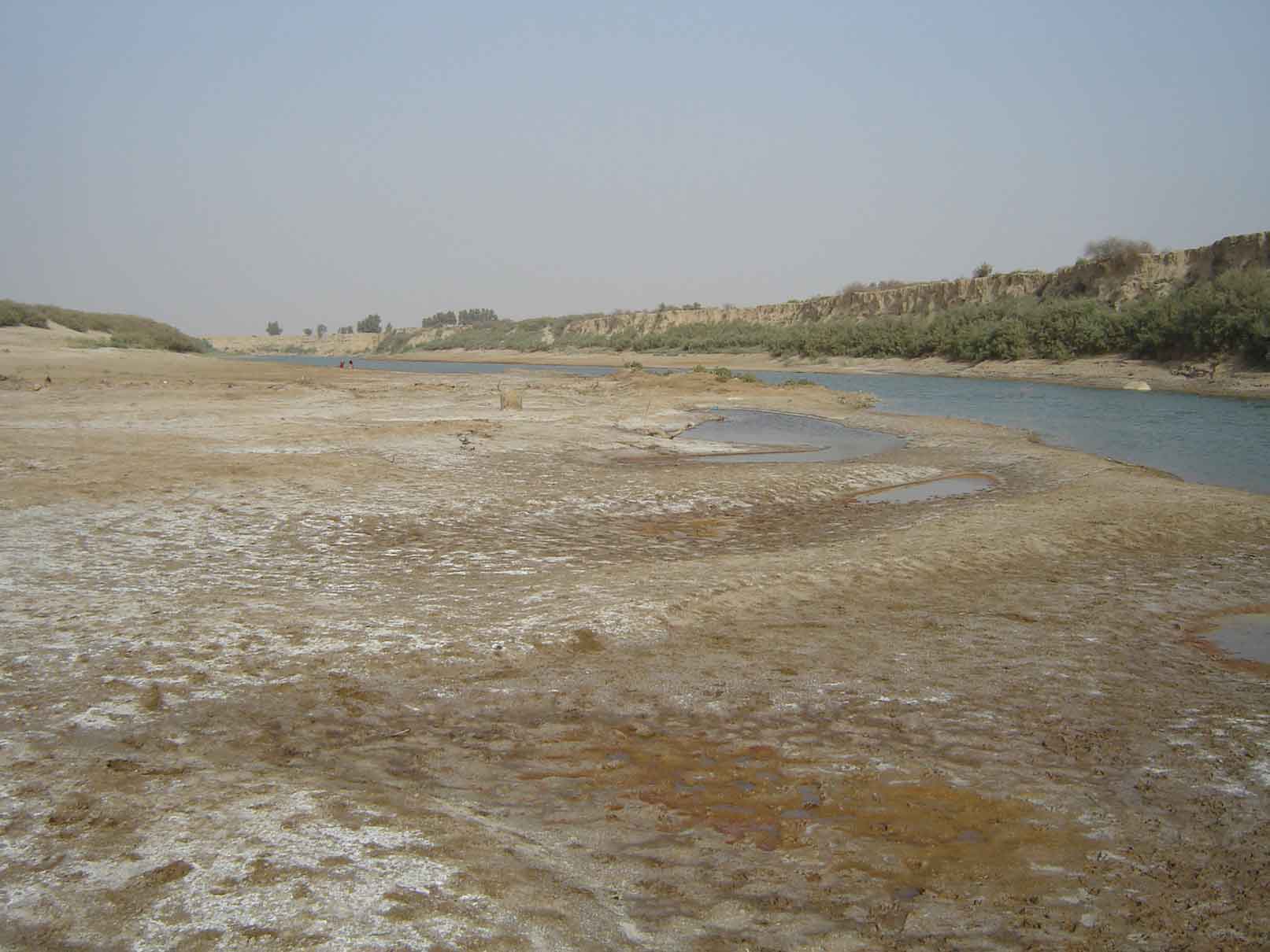 منابع آبی حوضه آبریز خوزستان خالی هستند