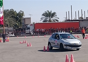 برگزاری مسابقات اتومبیلرانی اسلالوم در لارستان