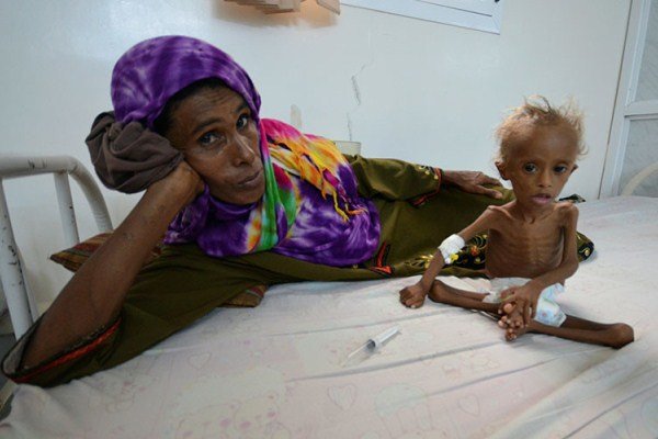 سازمان ملل چهار جرثقیل را برای تسریع کمک رسانی به یمن انتقال داد