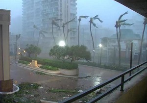 بی اهمیتی دولت آمریکا به طوفان زدگان پورتوریکو + فیلم