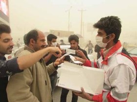 توزیع ماسک در ۱۵ شهر در گیر با خاک در خوزستان