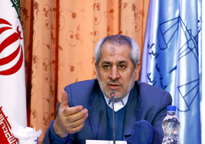 شهردار تهران مستندات درباره ادعای فساد را به دادستانی ارائه کند