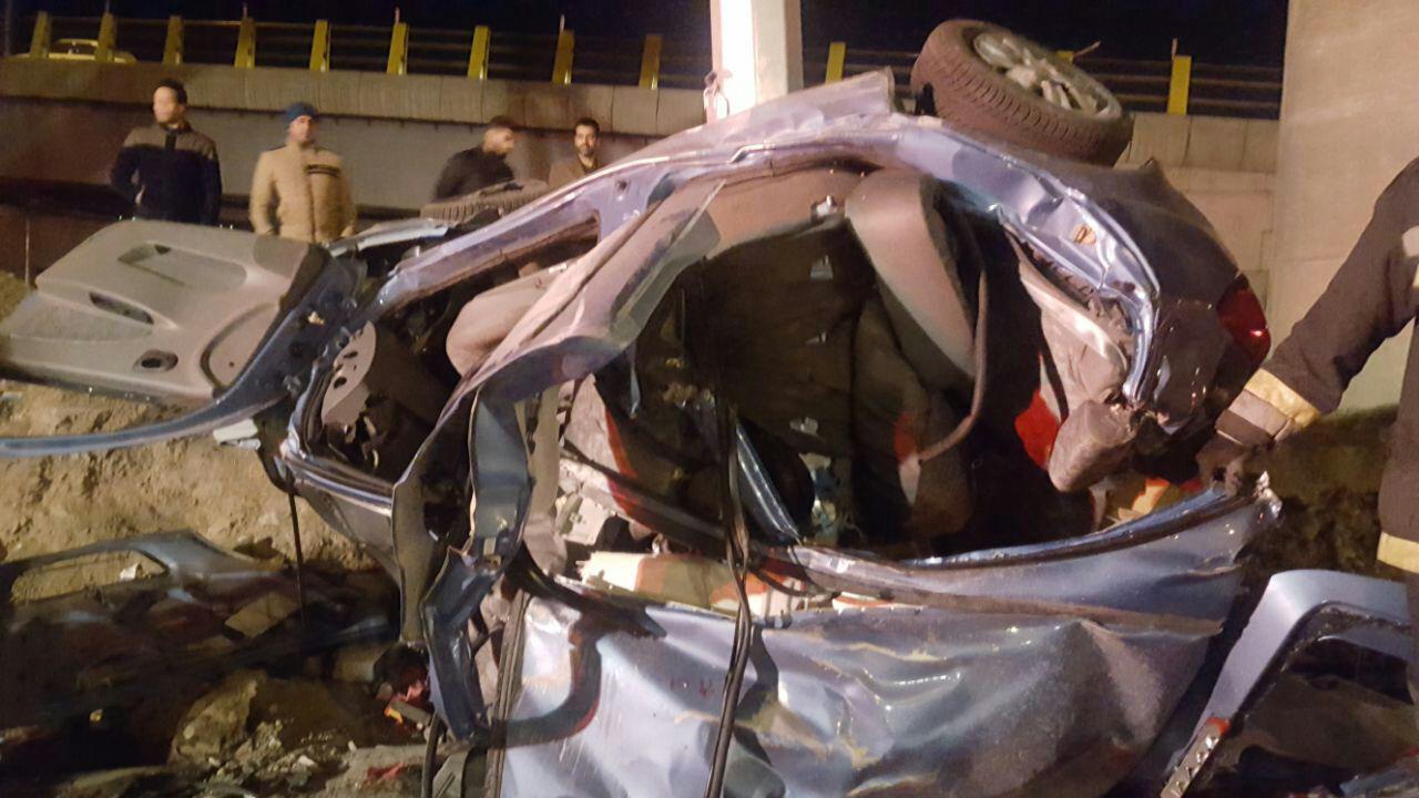 تصادف خودروی تیبا با پایه پل در بزرگراه ارتش 4 کشته بر جا گذاشت