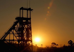 ۹۵۰ معدنچی در یک معدن طلا در آفریقای جنوبی گرفتار شدند