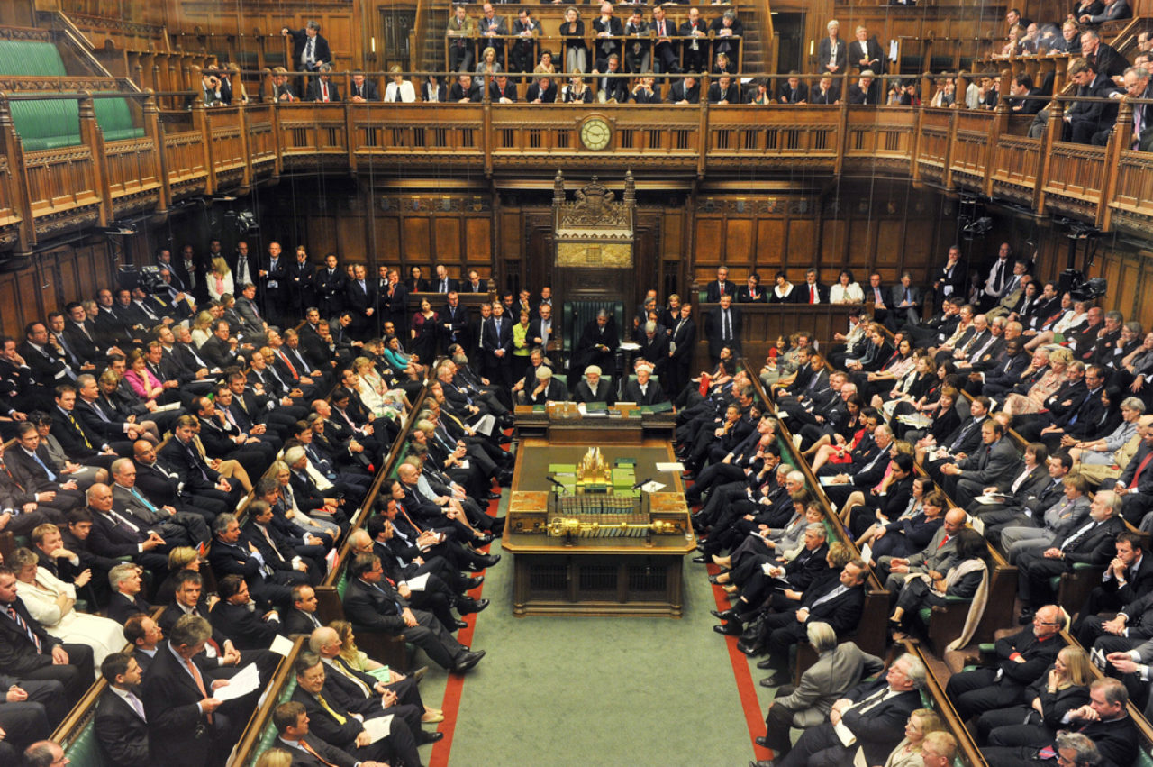 طومار لغو دعوت از ولیعهد عربستان در پارلمان انگلیس