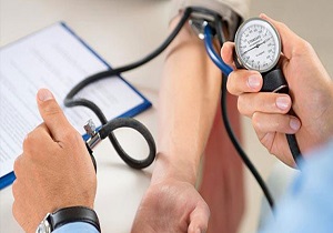 چه چیزی باعث فشار خون بالا می‌شود؟