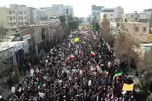 حضور پر شور مردم کرمان در راهپیمایی ۲۲ بهمن + فیلم
