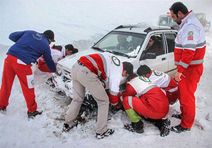 امدادرسانی هلال احمرگیلان به 750 مسافر گرفتار در برف