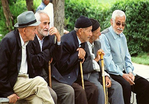 سنگین‌تر شدن کفه هرم سنی ایران به سمت جمعیت سالمند + صوت