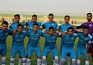تیم‌های سرخپوشان و پیروزان به یک قدمی لیگ برتر باشگاه های استان قم رسیدند