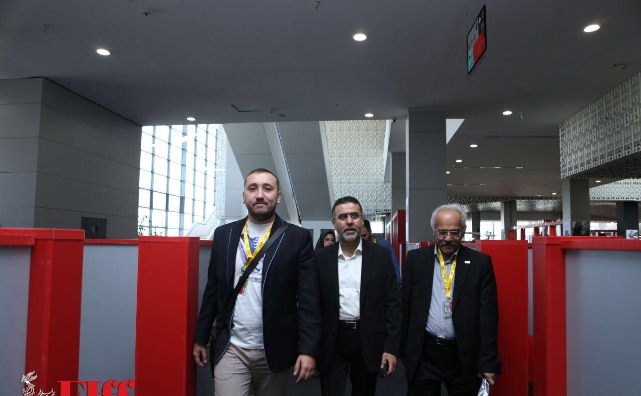 حضور حجت‌الله ایوبی در کاخ جشنواره جهانی فیلم فجر