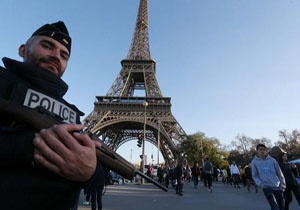 دومین مظنون حمله تروریستی شانزلیزه پاریس تسلیم شد