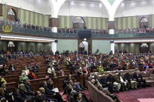 جرقه تنش‌ها در پارلمان افغانستان پس از حضور حکمتیار در کابل