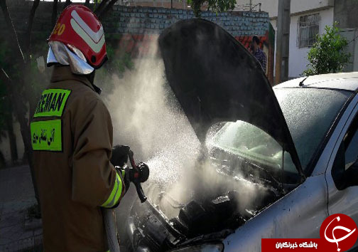 مهار و اطفای حريق خودرو در محور ساری نكا
