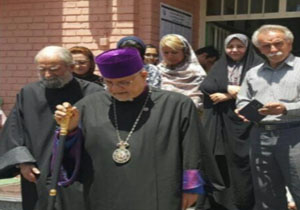 اظهارات جالب اسقف اعظم ارامنه در روز انتخابات + فیلم
