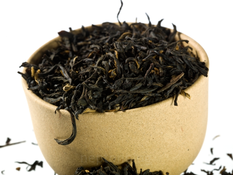 چای با طعم رنگ خوراکی را نخورید/ علت رنگ دهی چای سیاه